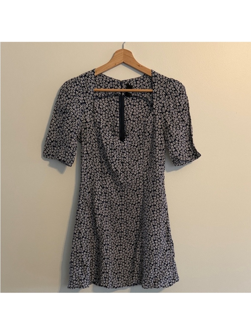 Reformation Phoebe dress in the Dogwood print Floral Black and White Dress - Picture 2 of 7